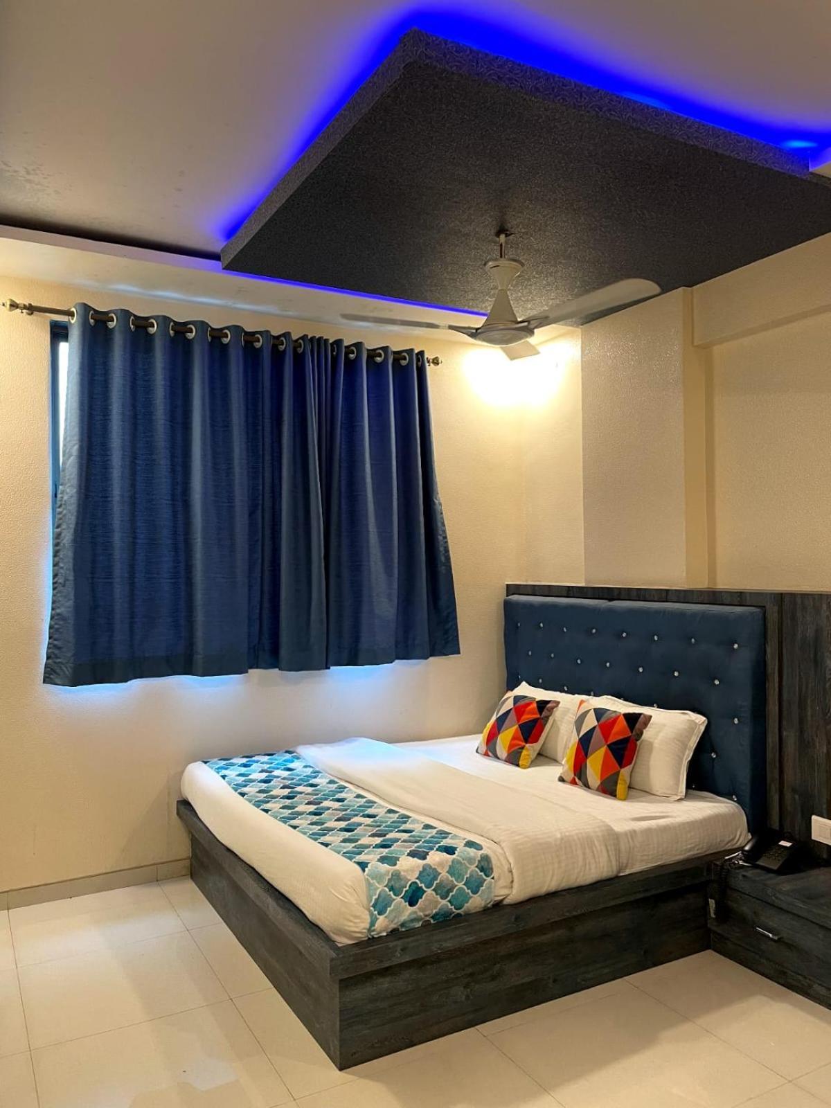 Hotel Mari Aai Residency Navi Mumbai Eksteriør billede